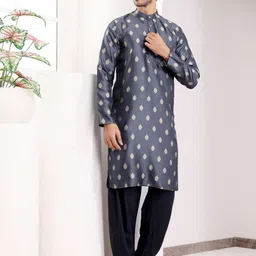 Rawayi Men Geometric Embroidered Flared Sleeves Thread Work Kurta image 5