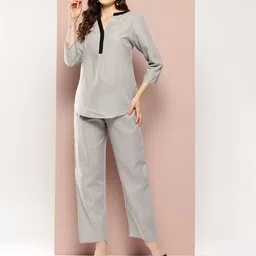 Qurvii Sequinned Mandarin Collar Tunic With Trousers-image-16
