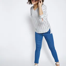 Crimsoune Club White & Black Striped Regular Top-picture-23