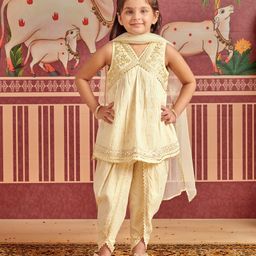MASTARANG Sleeveless Floral Embroidered & Lace Embellished Kurta Dhoti With Dupatta Set - Off White-image-97