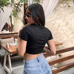 Stylecast X Hersheinbox Conversational Print Crop Fitted Top image 5