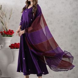 DIVASTRI Floral Embroidered Thread Work Anarkali Kurta With Trouser And Dupatta image 2