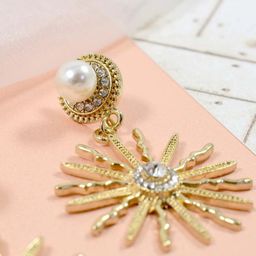 Bienvene Gold-Plated Artificial Stones Studded And Beaded Contemporary Drop Earrings image 2