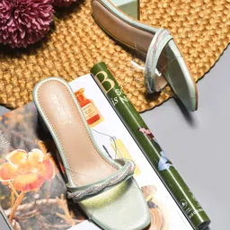 DressBerry Textured Party Block Pumps-8