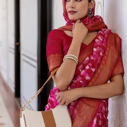 DIVASTRI Woven Design Zari Saree-25
