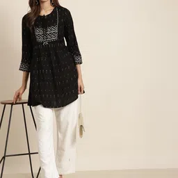 YASH GALLERY Geometric Printed Kurti-image-16