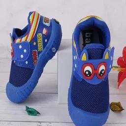 Crazyly Boys Mesh Textured Velcro Details Sneakers-16