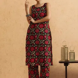 STYLEBAAZI Floral Printed Pure Cotton A-Line Kurta With Trousers-picture-31