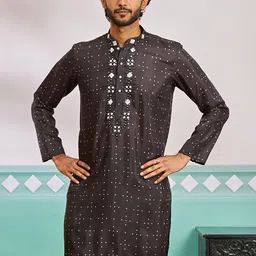 VASTRAMAY Men Geometric Embroidered Sequinned Kurta-picture-49