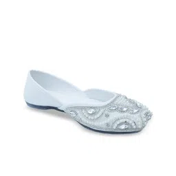 Jootavoota Women Embellished Ethnic Mojaris Flats-picture-50