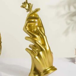 Nestasia Golden Resin Made Lady With Rose Hand Gesture Object For Home Decoration I For Gifting-image-2
