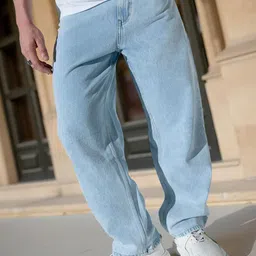 Hubberholme Men Comfort Relaxed Fit Mid-Rise Light Fade StretchableJeans-image-65