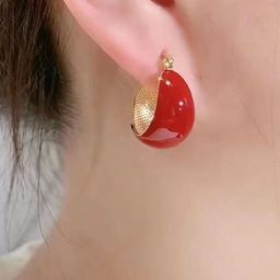 VAGHBHATT Gold-Plated Circular Hoop Earrings image 4