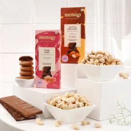 Chocolates And Dry Fruits Gift Hamper-image-11