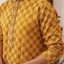 Jompers Men Embroidered Regular Sequinned Kurta with Pyjamas image 3
