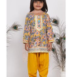 Little Bansi Full Sleeves Floral Print Kurta With Salwar & Dupatta - Yellow-image-28