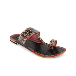 STYLE SOCIO FASHIONS Women Leather Kolhapuri One Toe Flats-picture-9