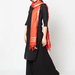 Dupatta Bazaar Red & Silver-Toned Linen Dupatta image 3