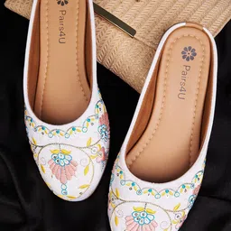 Pairs4U Women Embellished Mojaris Flats-22