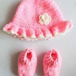 Woonie Crochet Flower Detailed Cap With Coordinating Booties - Pink-image-10