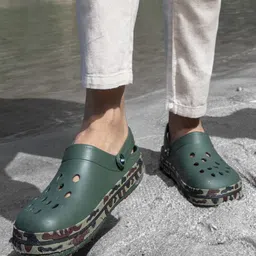 Campus Men Printed Clogs-picture-13