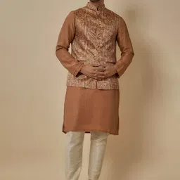 sven suits Men Mandarin Collar Straight Kurta And Printed Bandi Set-picture-2