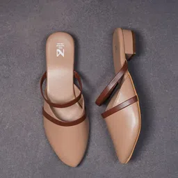 THE MADRAS TRUNK Colourblocked Block Heel Mules-12