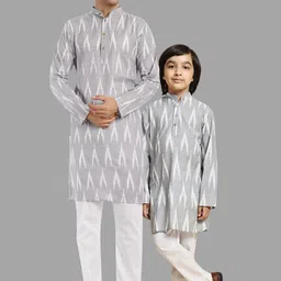 SKAVIJ Men Printed Regular Pure Cotton Kurta with Pyjamas image 5