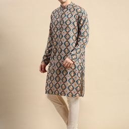 Amodh by Kisah Geometric Printed Regular Kurta with Churidar image 4