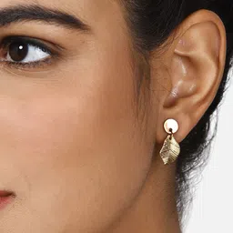 AMI Set Of 26 Gold-Toned Contemporary Studs Drop & Half Hoop Earrings image 3