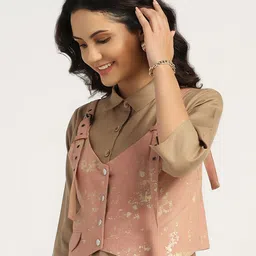 LELA Abstract Printed Printed Sleeveless Cotton Crop Button Shrug image 3