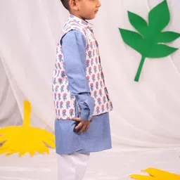 VASTRAMAY Boys Regular Kurta & Pyjamas With Printed Nehru Jacket image 3