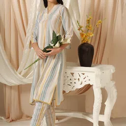 SHADES Striped V-Neck Round Neck Three-Quarter Sleeves Pure Cotton Kurta with Trousers-44