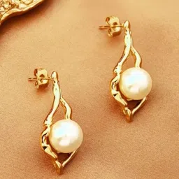 DressBerry Leaf Shaped Studs Earrings-21