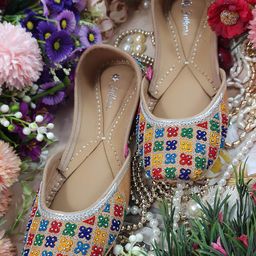 Fulkari Women Embellished Ethnic Mojaris Flats-image-95