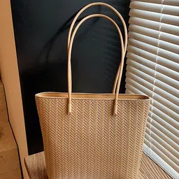 StyleCast x Revolte Textured Structured Tote Bag-picture-9