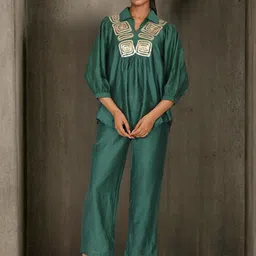 Dora Dori Sequin Embroidered Chanderi V-Neck Tunic & Trousers Co-Ord Set-picture-9