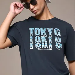 MACK JONNEY Typography Printed Round Neck Short Sleeves T-shirt-image-92