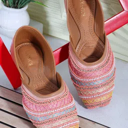 ICONICS Women Embellished Ethnic Mojaris Slip-On Flats-image-16