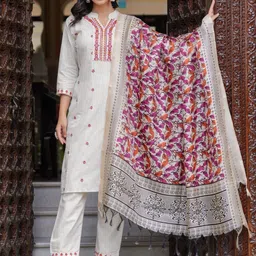 MILAAV Women Floral Embroidered Regular Thread Work Kurta with Trousers & With Dupatta-image-5