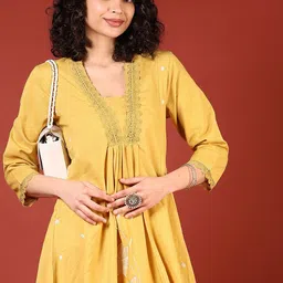LIMEROAD Floral Embroidered Thread Work A-Line Kurta-picture-19