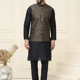 SOJANYA Men Regular Kurta with Churidar image 1