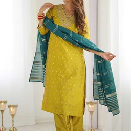 Kedar Fab Floral Embroidered V-Neck Straight Thread Work Kurta With Trousers And Dupatta-image-62