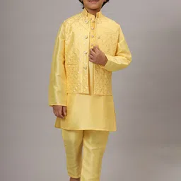 TAHVO Boys Ethnic Motifs Regular Thread Work Kurta with Trousers-image-17