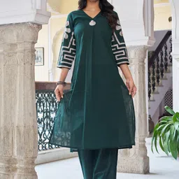 Kaftanize Dark Green with Metallic Brooch Accent and Bold Beige Embroidered kurta set-picture-8