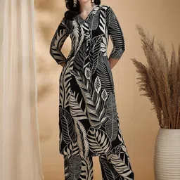 Berrylicious Printed Tunic With Palazzo Co-Ords-picture-25