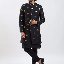 Vastramay Men Leaf Sequinned Work Sherwani Over Solid Kurta Pyjama Set-picture-37