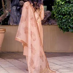WEAVLLITE Women Yoke Design Regular Kurta with Trousers & With Dupatta image 4