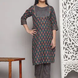 A TO Z CART Girls Paisley Printed Straight Kurta with Trousers-image-34