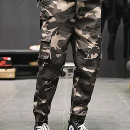 StyleCast Men Camouflage Printed Regular Fit Cargo Trousers-picture-5